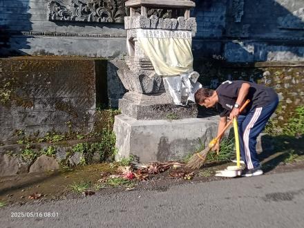 KEGIATAN RESIK SAMPAH PLASTIK DALAM RANGKA MEMPERINGATI BULAN BUNG KARNO